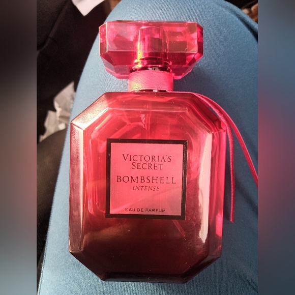 Victoria secret bombshell intense perfume - Picture 2 of 12
